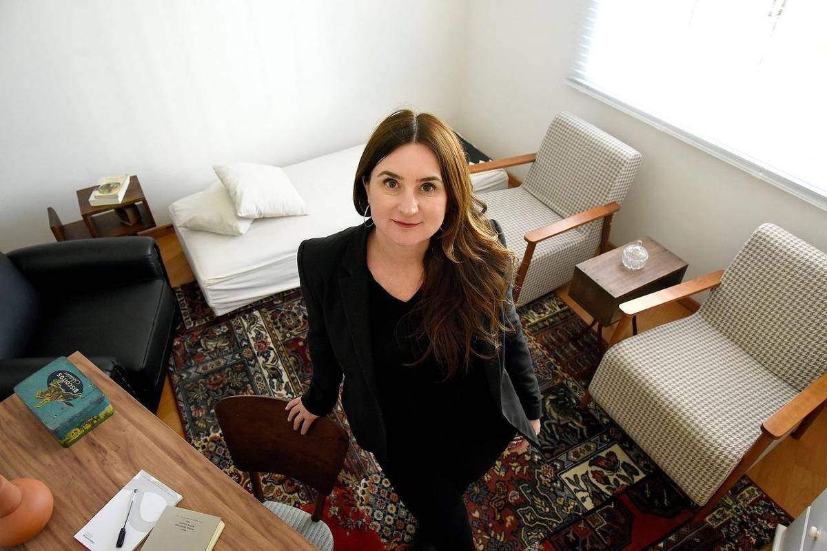 Foto da publicação Pesquisadora do NEU fala à Folha sobre o atendimento psicológico a brasileiros na Guerra da Ucrânia